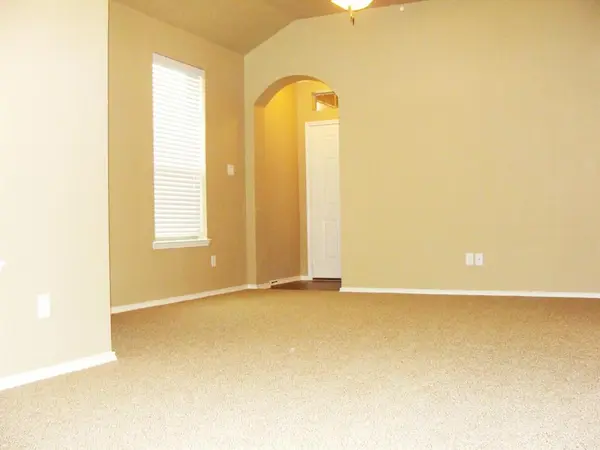 1432 Ravenwood Drive, Mansfield, TX 76063