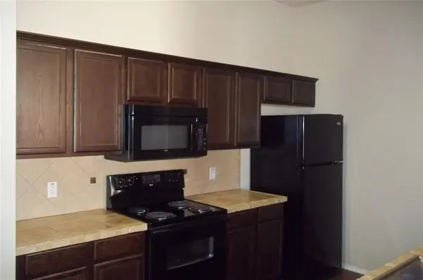 1432 Ravenwood Drive, Mansfield, TX 76063