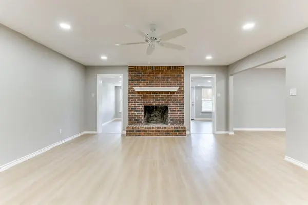 2709 Springbrooke Drive, Hurst, TX 76054