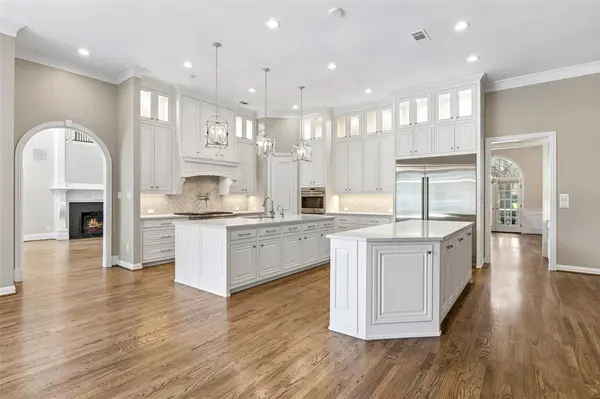 17508 Oak Mount Place, Dallas, TX 75287