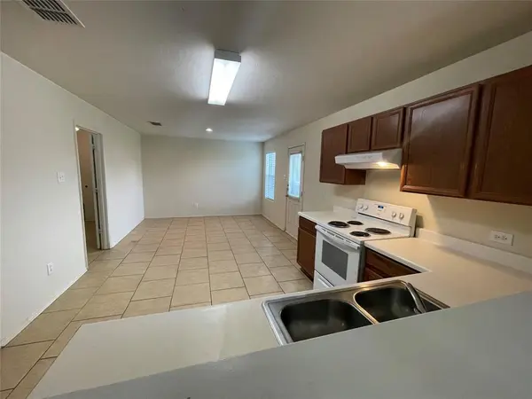 1421 Puerto Lago Drive, Little Elm, TX 75068