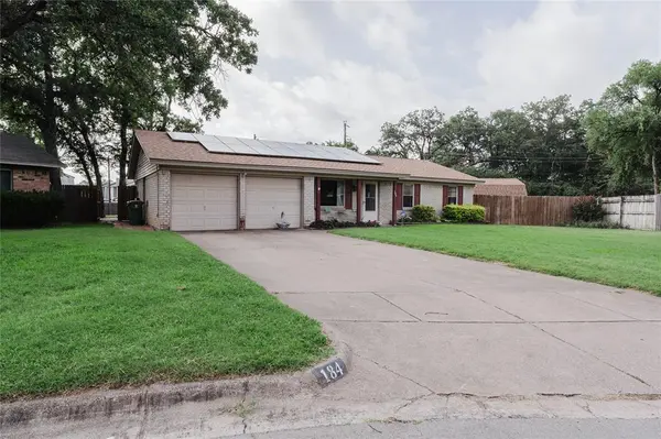 184 Oakhurst Drive, Bedford, TX 76022