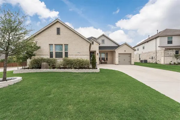 2701 Bluewood Lane, Mansfield, TX 76063