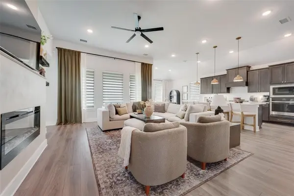 2701 Bluewood Lane, Mansfield, TX 76063