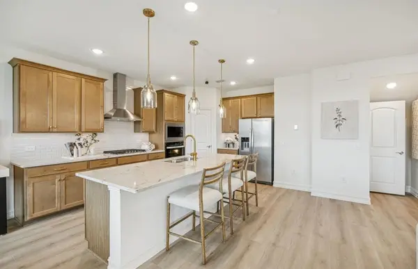 1017 Hammy Lane, Aubrey, TX 76227