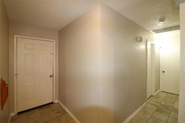 7340 Folkstone Drive, Forest Hill, TX 76140