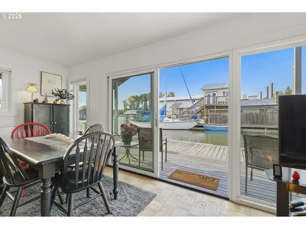 535 NE Bridgeton Rd ##5, Portland, OR 97211