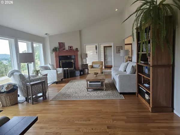365 BIRDIE LN, Roseburg, OR 97471
