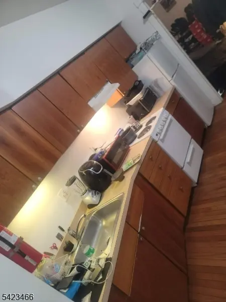 8 Peace St, Trenton City, NJ 08608