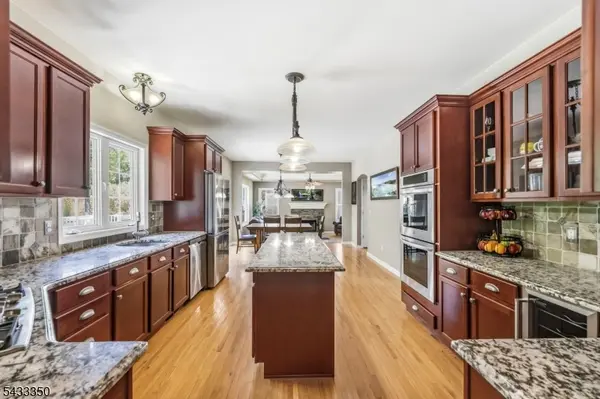 4 Matthew Dr, Byram Twp., NJ 07871