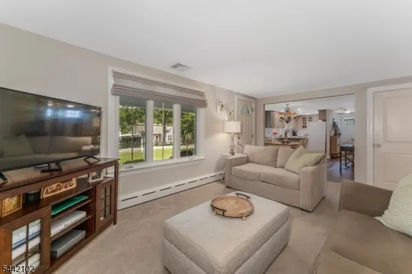 244 Hillcrest Dr, Milford Boro, NJ 08848