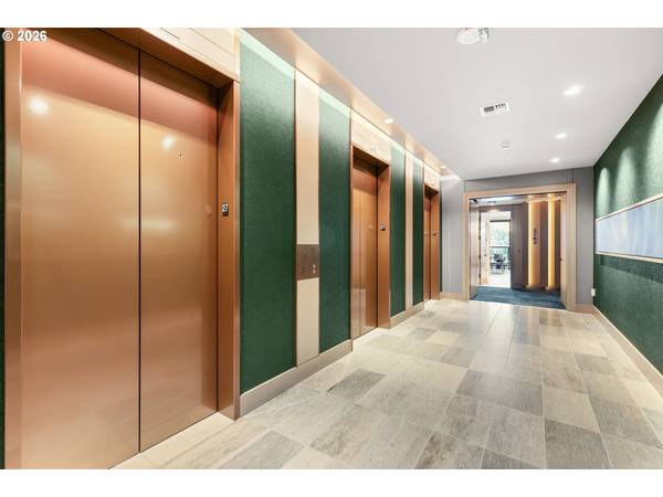 550 SW 10TH AVE #2308, Portland, OR 97205