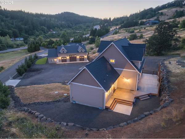 34370 HAWK HILL RD, Philomath, OR 97370