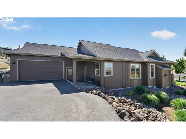 1202 SE YARROW AVE, Madras, OR 97741