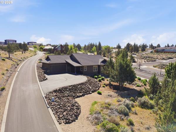 1202 SE YARROW AVE, Madras, OR 97741