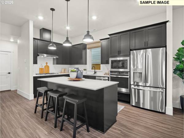 18155 SW Hoover LN, Beaverton, OR 97003