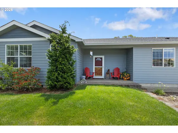200 RAINBOW RIDGE AVE, Roseburg, OR 97471
