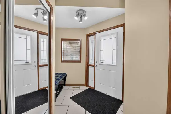 10 Vantage CRES, Olds, AB T4H0A8