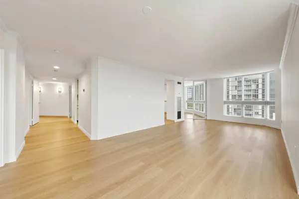 10 Kenneth AVE #911, Toronto C14, ON M2N 6K6