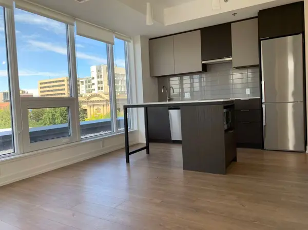 203 College ST #502, Toronto C01, ON M5T 0C8