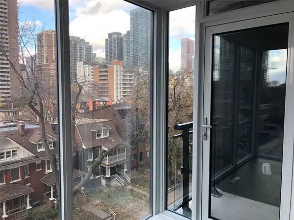 17 Dundonald ST #502, Toronto C08, ON M4Y 0E4