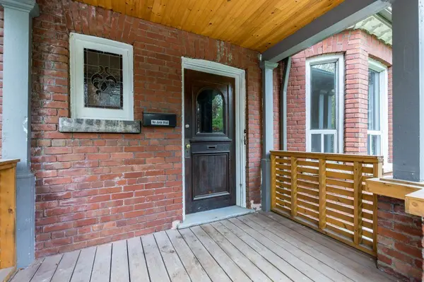 201 Madison AVE E #Unit C, Toronto C02, ON M5R 2S6