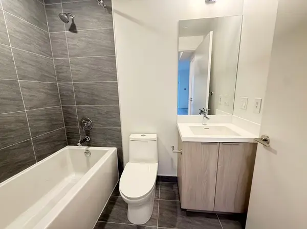 400 King ST #505, Toronto C01, ON M5V 1K2