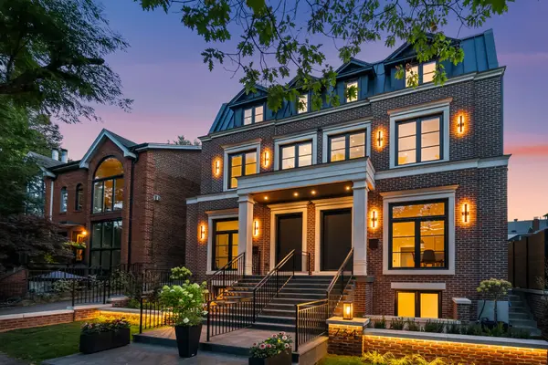 734 Avenue RD, Toronto C03, ON M5P 2K1