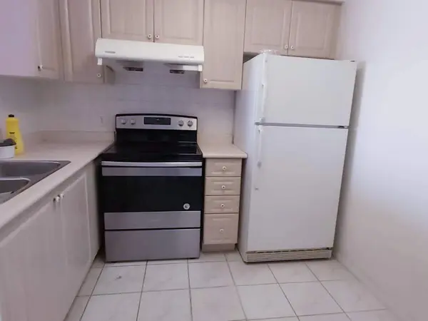5001 Finch AVE E #1206, Toronto E07, ON M1S 5J9
