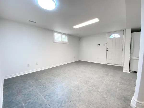 2 Kellyvale RD #Bsmt RmA, Toronto E04, ON M1R 3M3