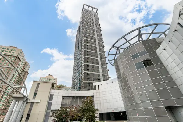 36 Lee Centre DR #1502, Toronto E09, ON M1H 3K2