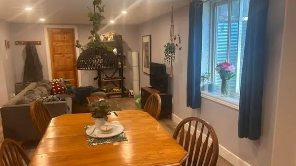 2 Windle CT, New Tecumseth, ON L0G 1W0