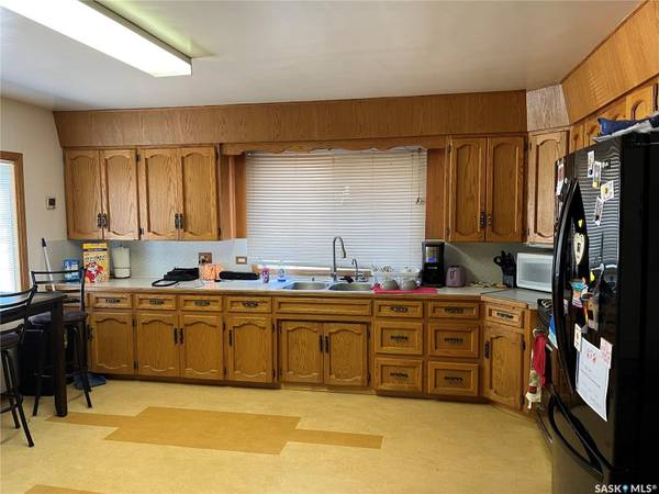 112 2nd AVENUE W, Gravelbourg, SK S0H 1X0