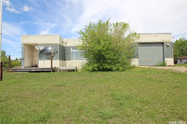 303 1st AVENUE W, Climax, SK S0N 0N0
