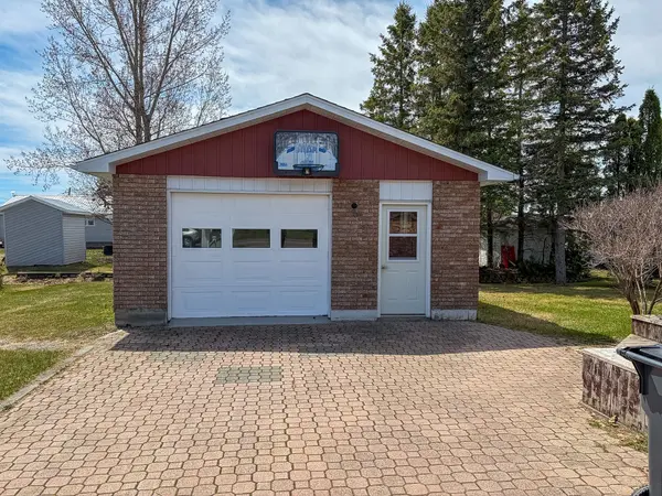 45 Twelfth ST E, Armstrong, ON P0J 1E0