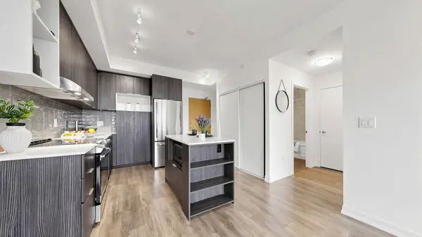 2520 Eglinton AVE W #1710, Mississauga, ON L5M 0Y4