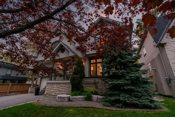 38 Mattice RD, Toronto W08, ON M9A 1E6