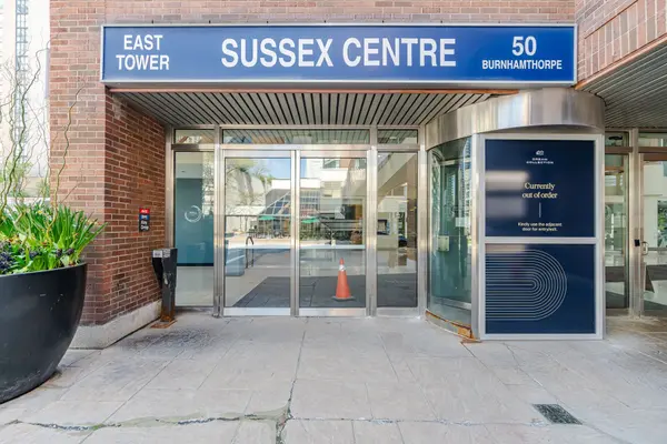 50 Burnhamthorpe RD W #106, Mississauga, ON L5B 3C3