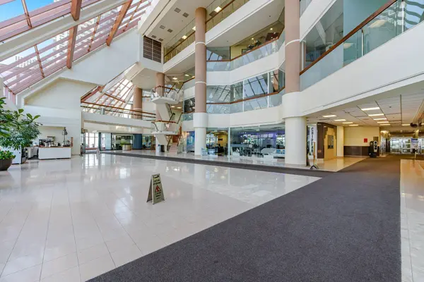 50 Burnhamthorpe RD W #106, Mississauga, ON L5B 3C3