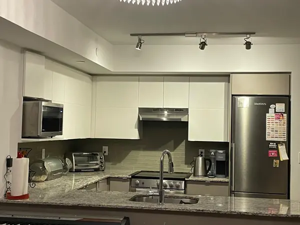 116 Varna DR, Toronto W04, ON M6H 0C8