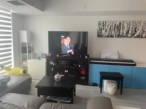 116 Varna DR, Toronto W04, ON M6H 0C8