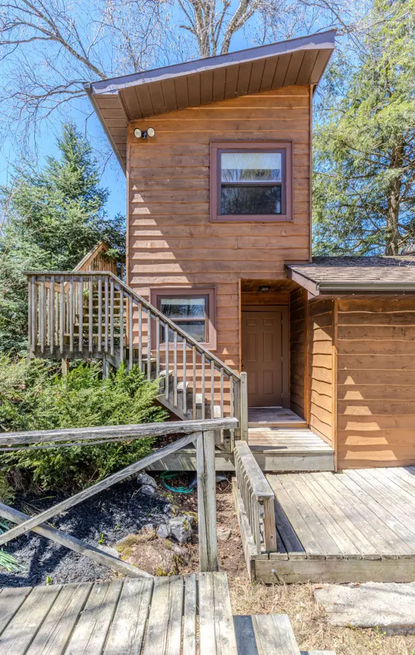 1065 Rainbow LN, Bracebridge, ON P1L 1X3