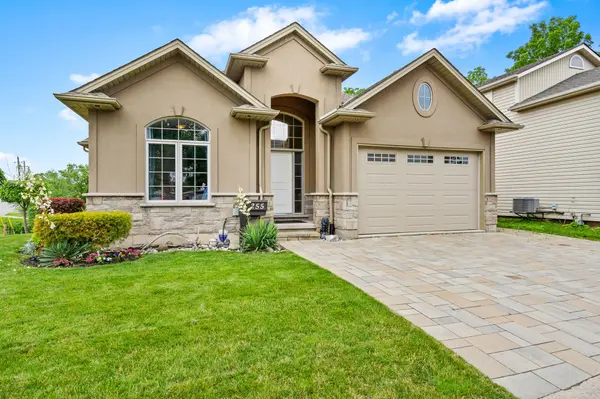255 Lakeshore RD, St. Catharines, ON L2M 1R9