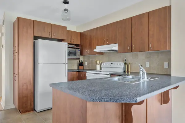 132 PASEO Private, South Of Baseline To Knoxdale, ON K2G 4N7
