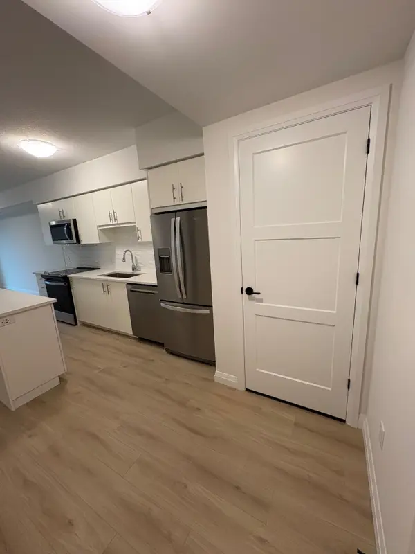 93 Arthur ST #809, Guelph, ON N1E 0S6