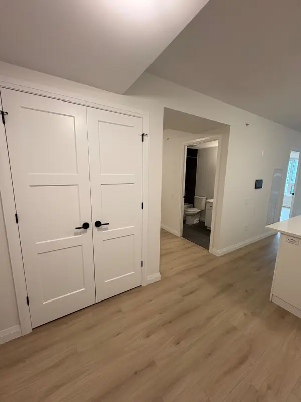 93 Arthur ST #809, Guelph, ON N1E 0S6
