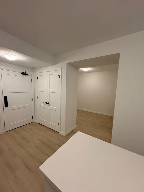 93 Arthur ST #809, Guelph, ON N1E 0S6