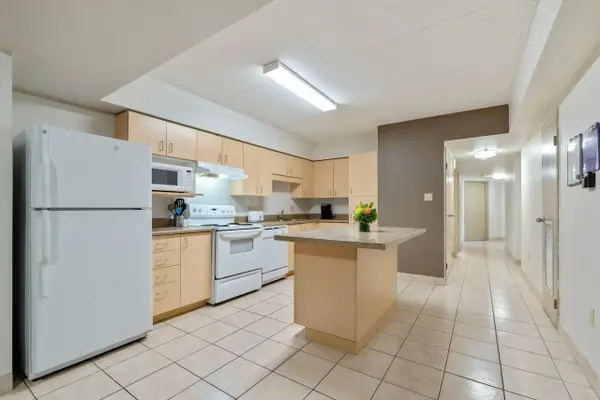 1686 Main ST W #905, Hamilton, ON L8S 0A2
