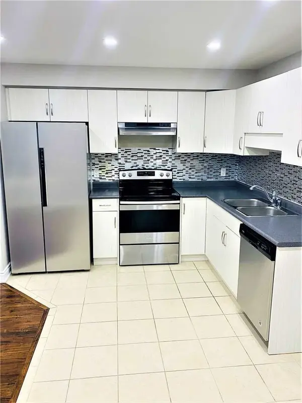 285 Silverwood AVE, Welland, ON L3C 0B7