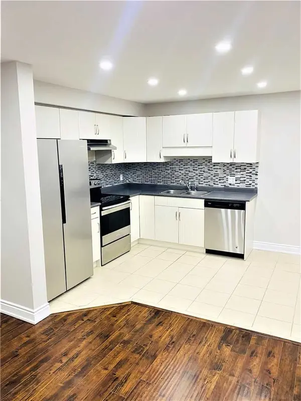 285 Silverwood AVE, Welland, ON L3C 0B7